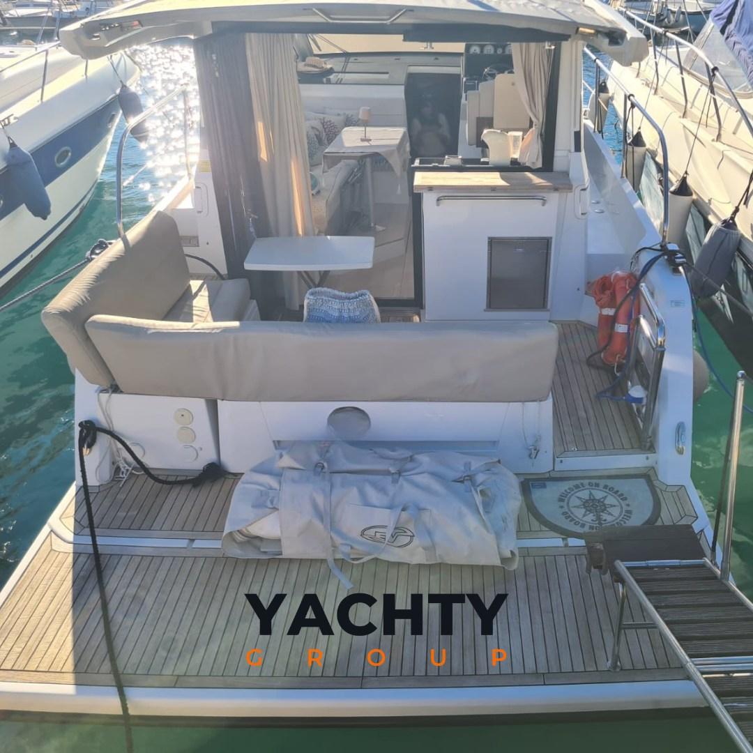 sealine C330