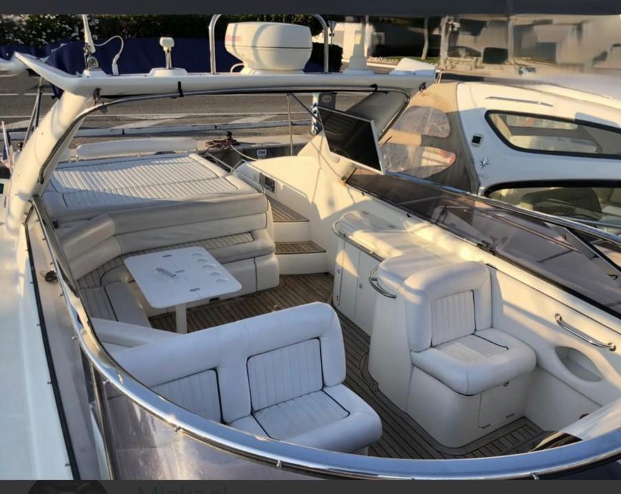 sunseeker Comanche 40