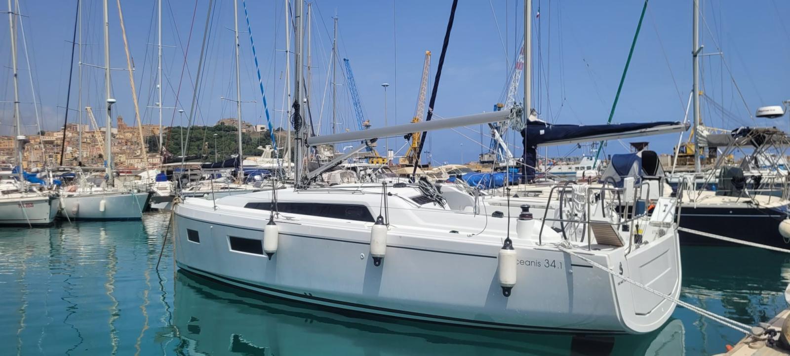 beneteau Oceanis 34.1 first line