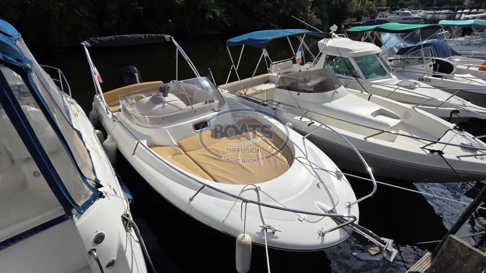 jeanneau Cap camarat 715 wa