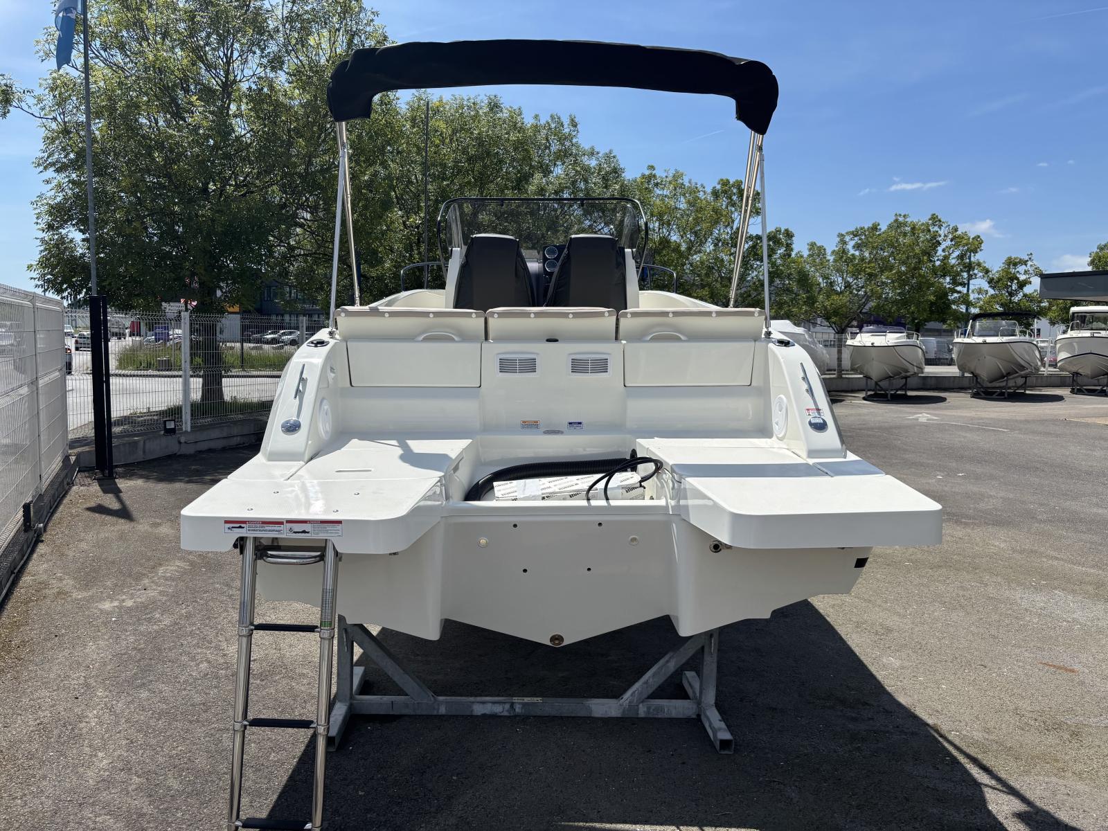 quicksilver 705 open