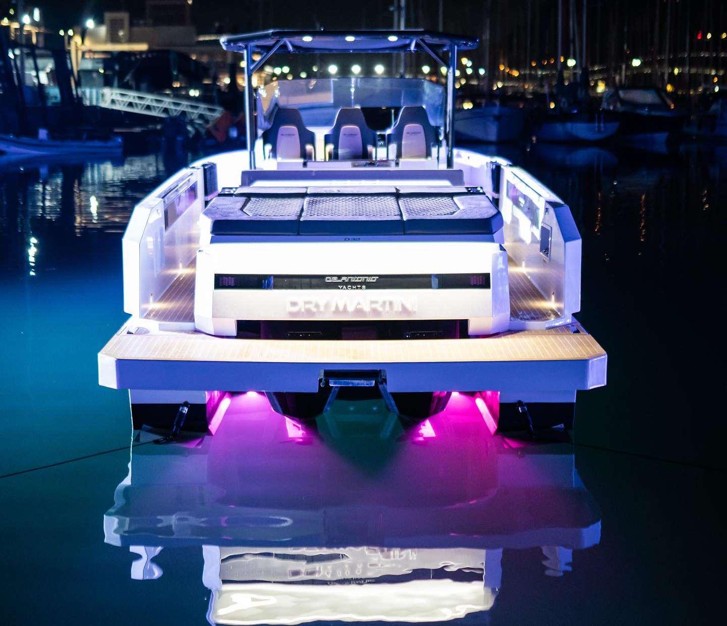 de antonio yachts D32 open