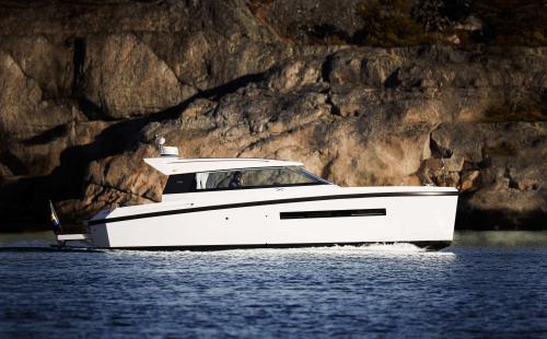 Delta powerboats 33 coupe