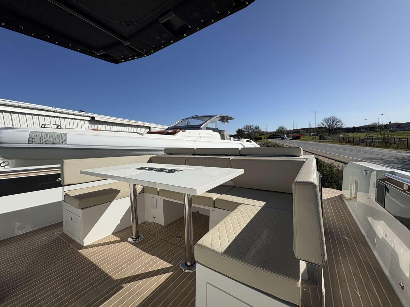 de antonio yachts D36 open