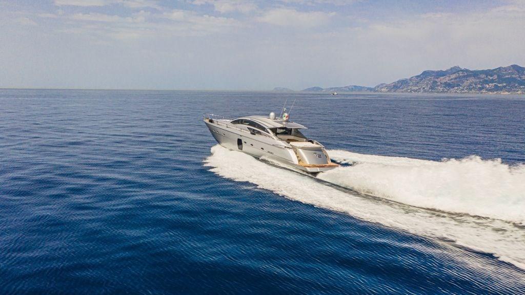 pershing 72