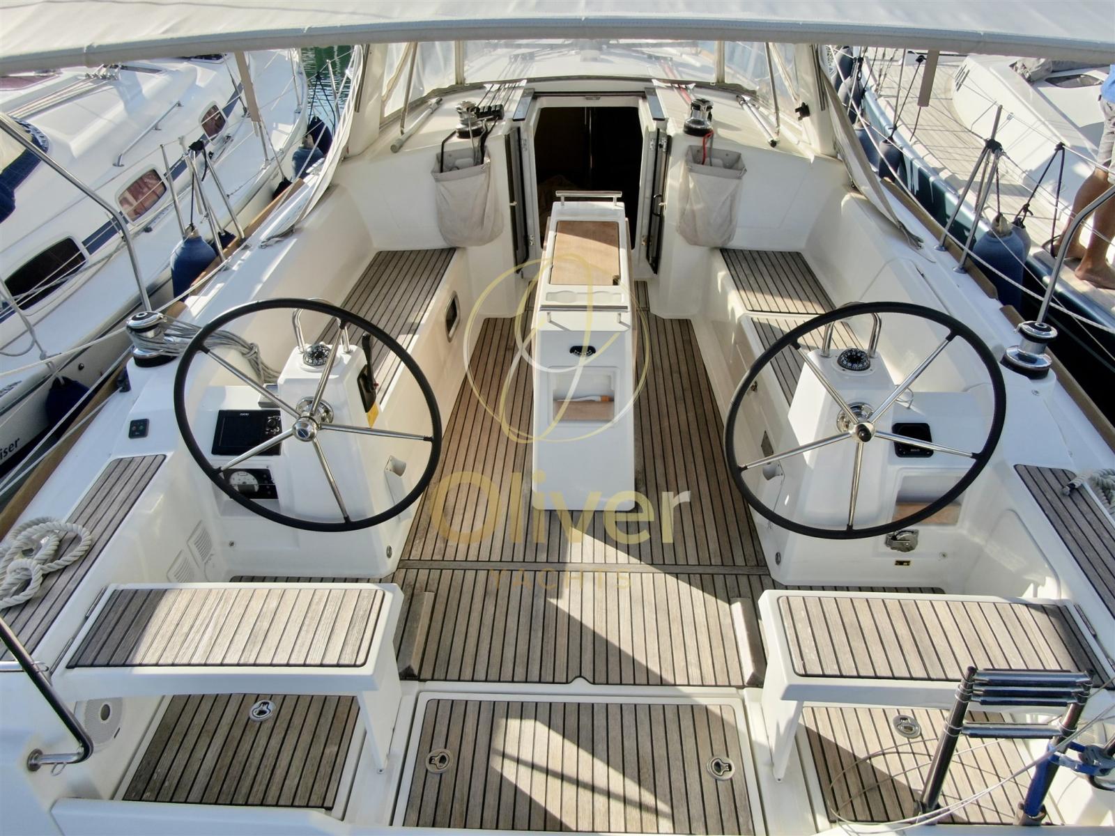 beneteau Oceanis 38