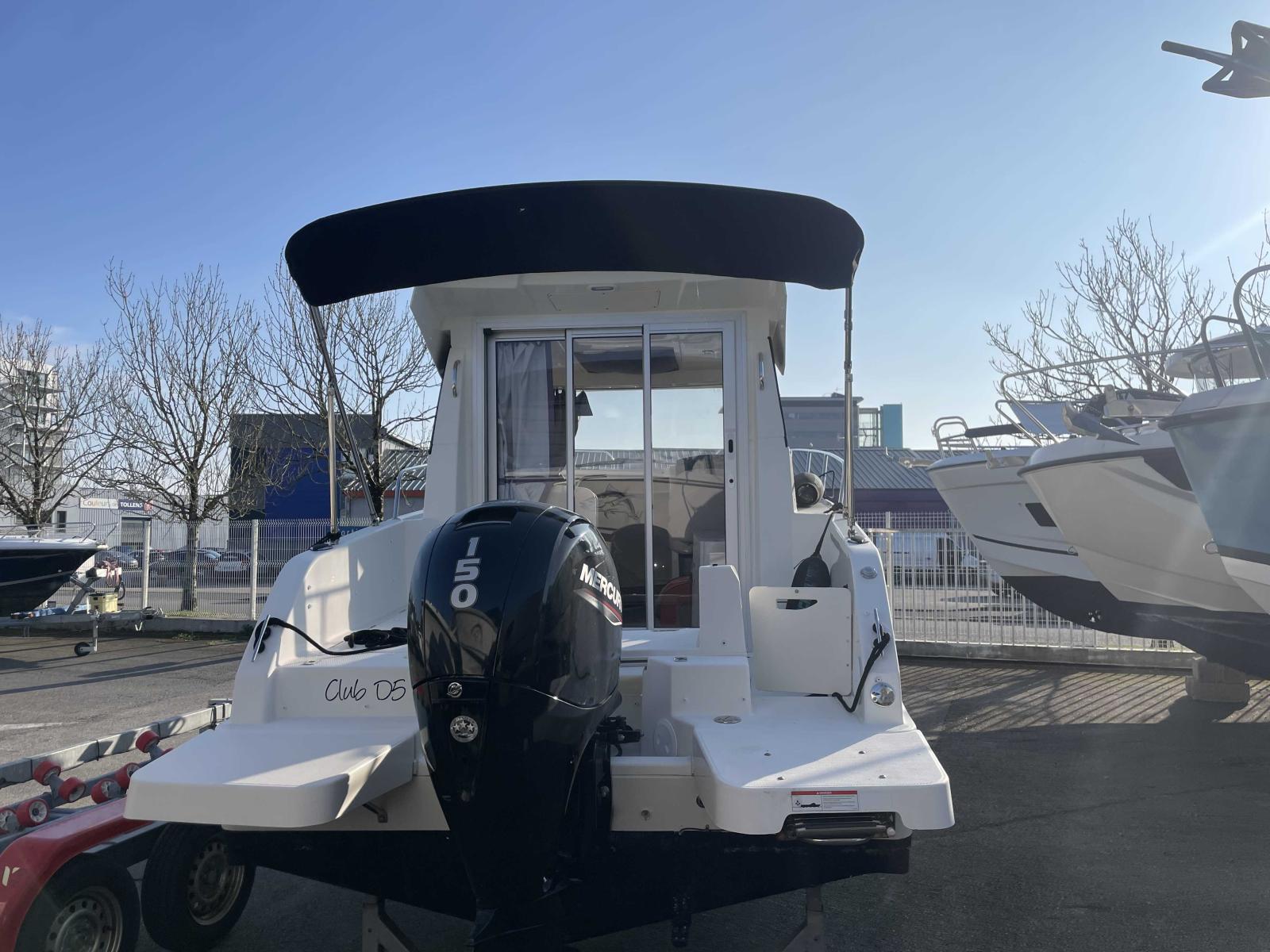 quicksilver Activ 675 weekend