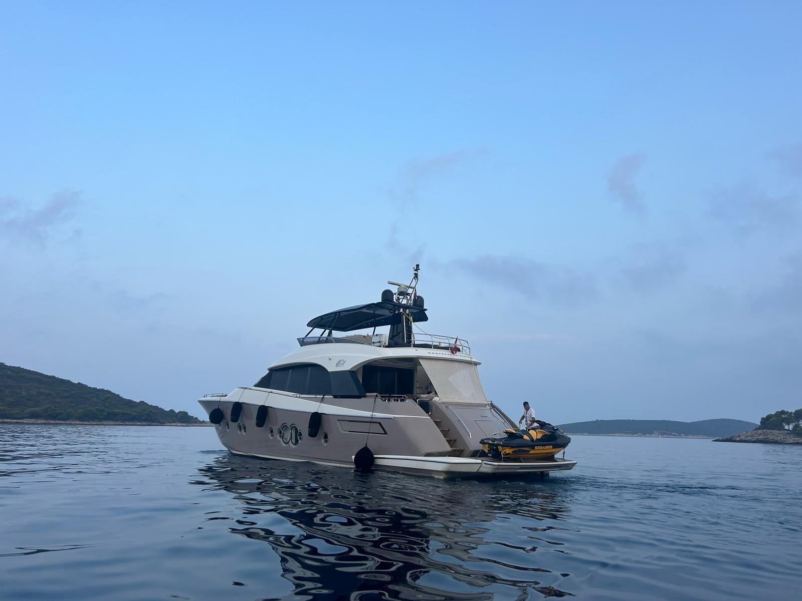 monte carlo yachts 76