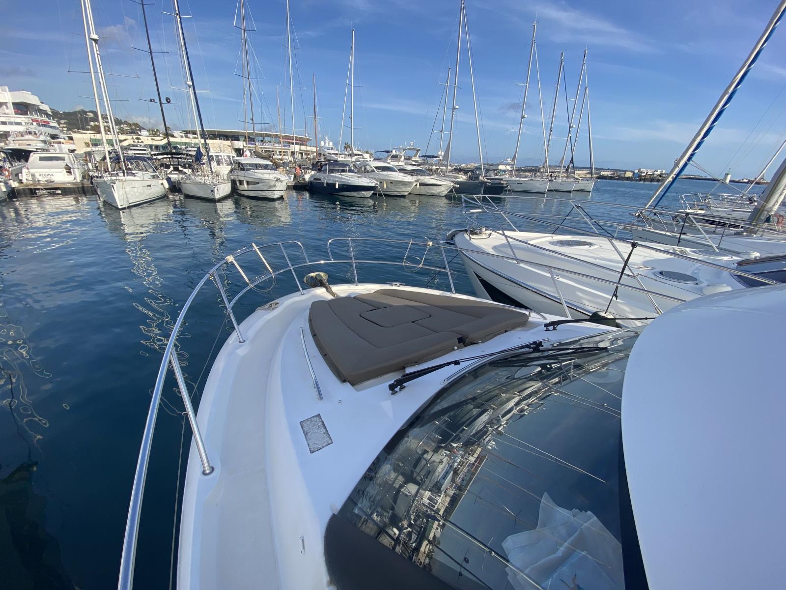 jeanneau Prestige 350 fly