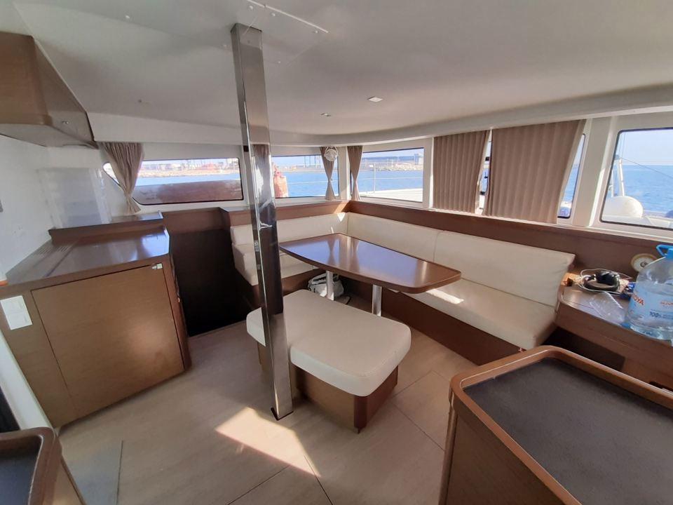 lagoon 42