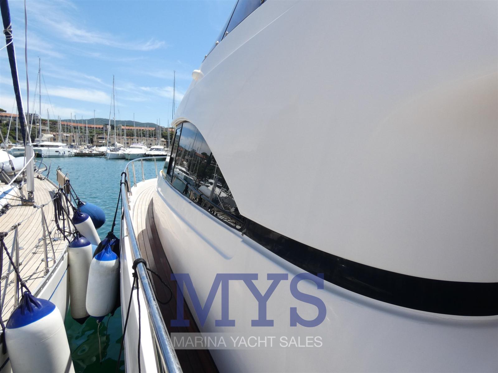 cayman yachts 42 fly
