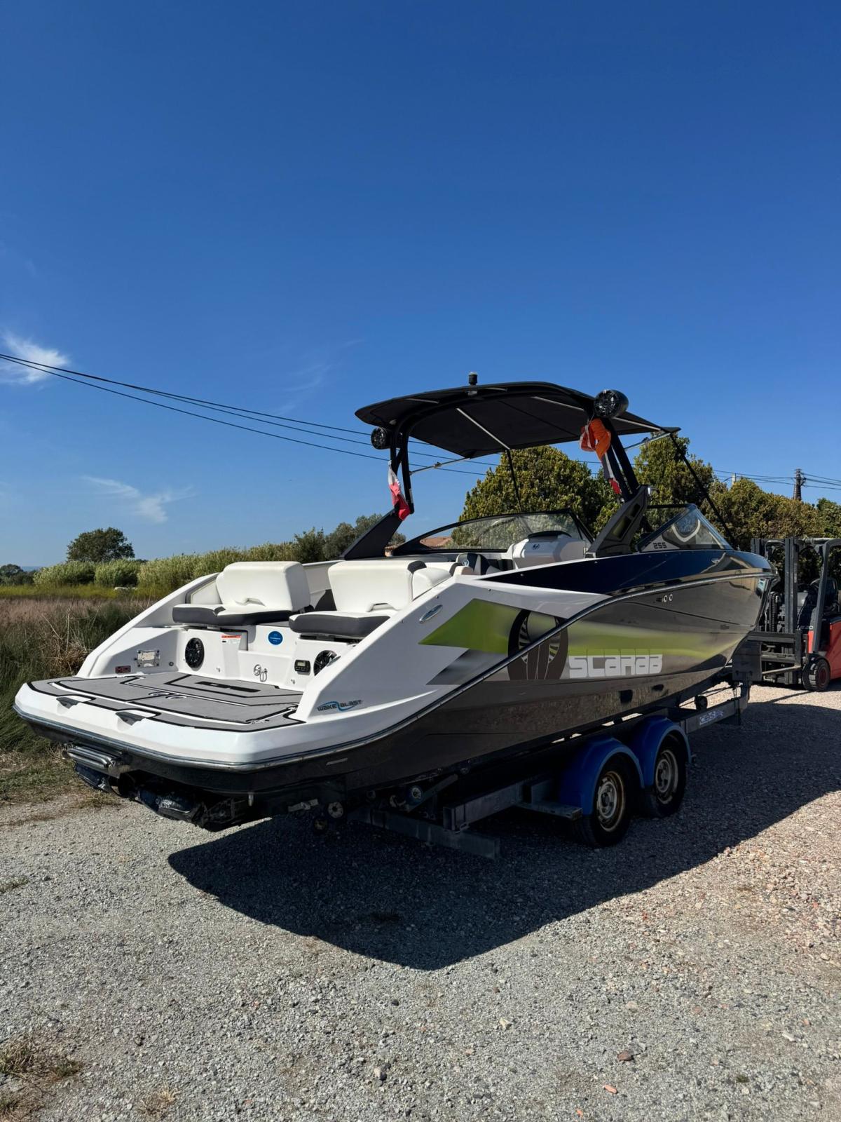 scarab Wake 255
