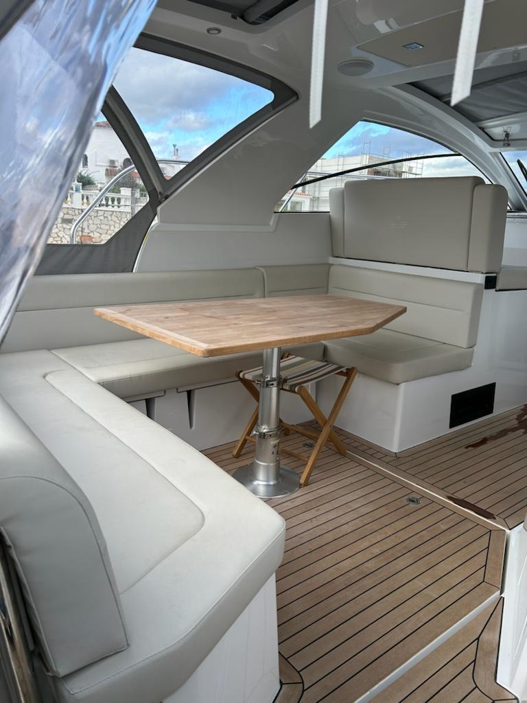 sealine S335
