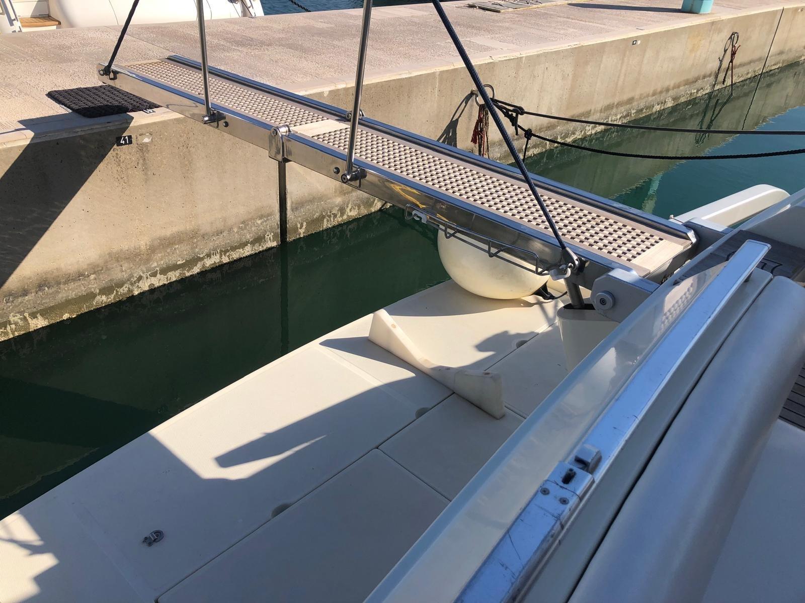ferretti yachts Altura 54