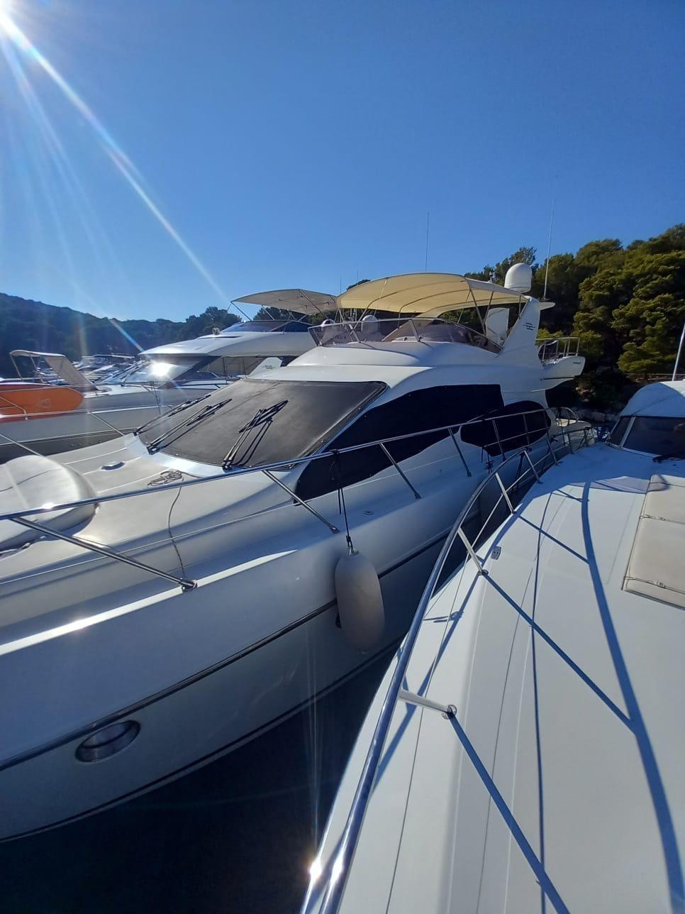 azimut 62