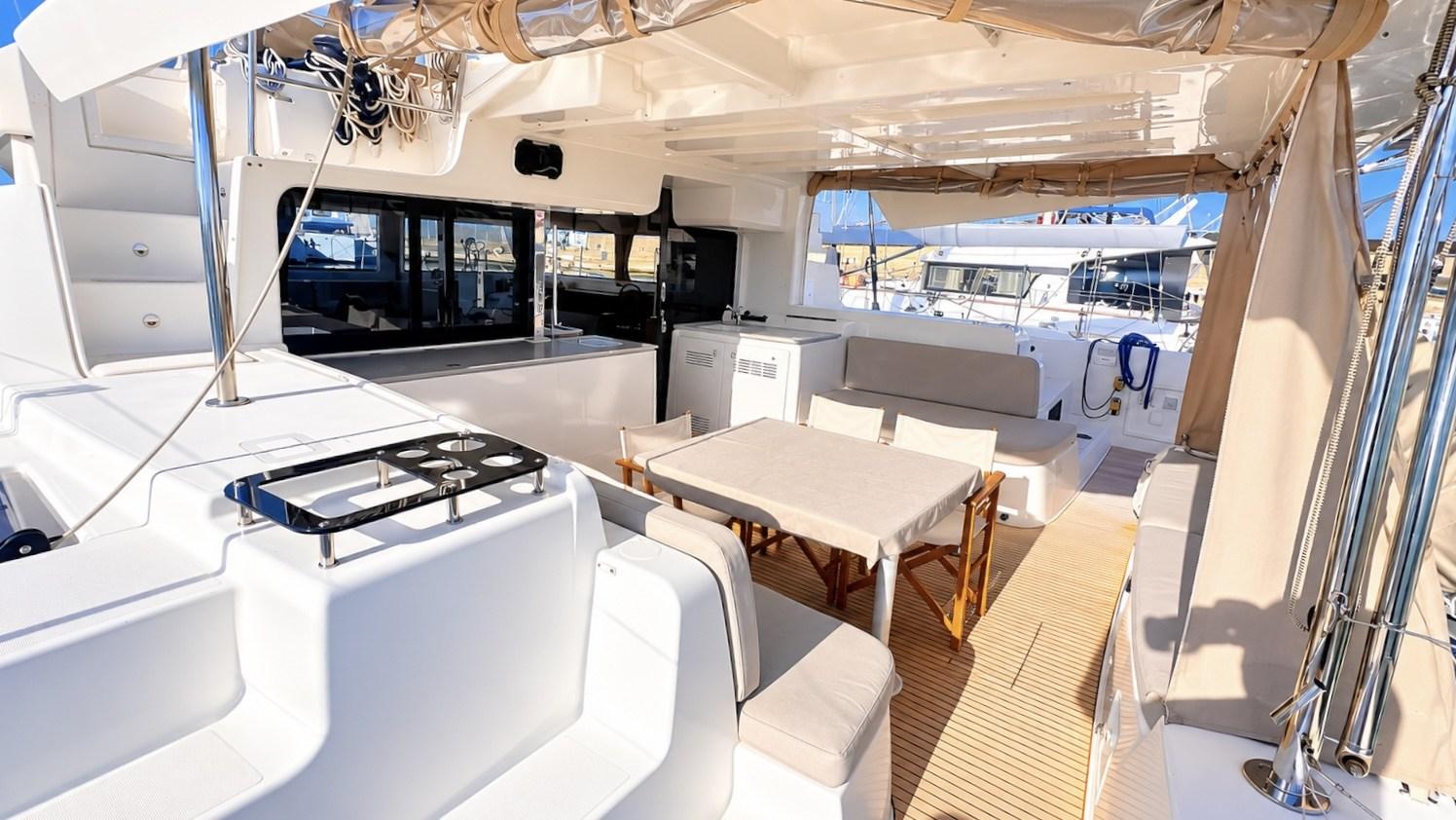 lagoon 46
