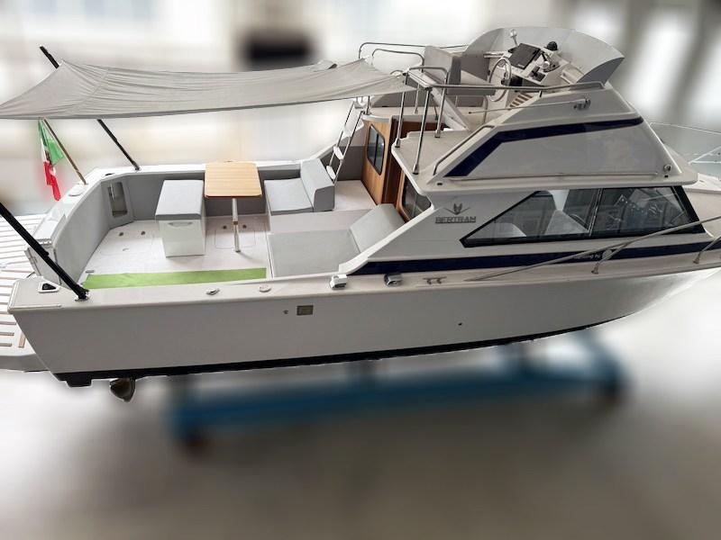 bertram yacht 28' sf