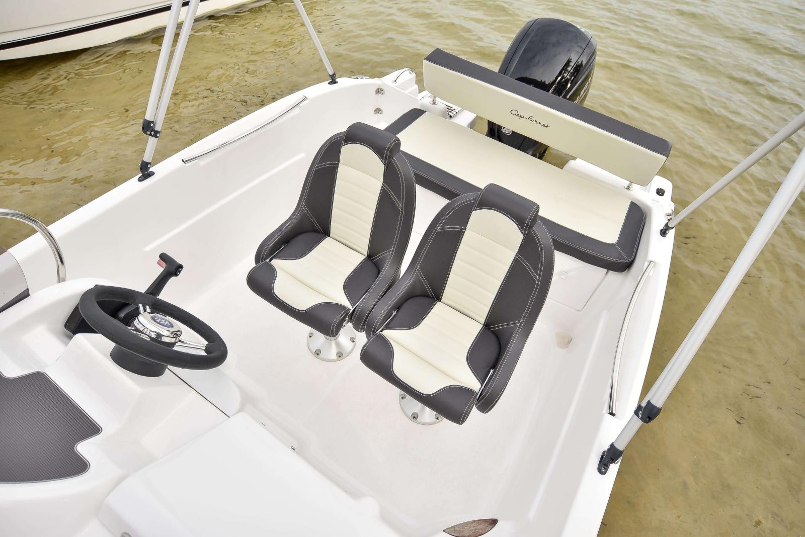 b2 marine Cap ferret 572 open