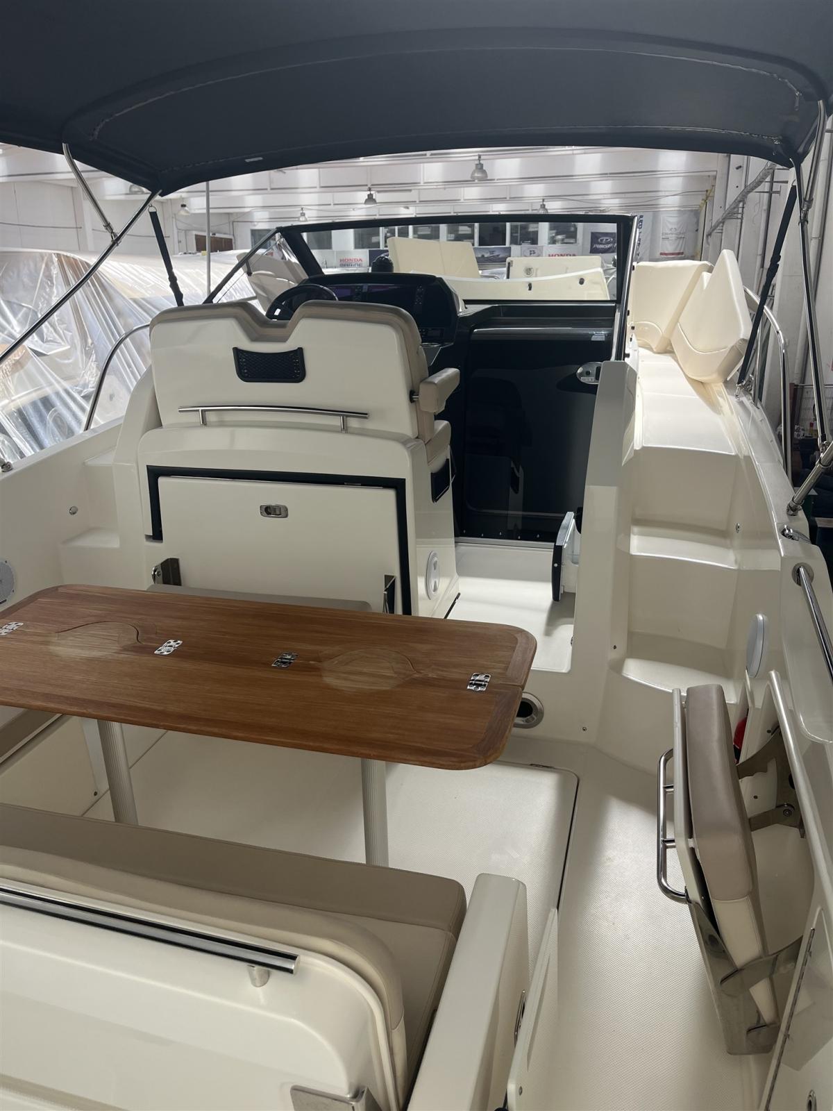 quicksilver Active 875 sundeck