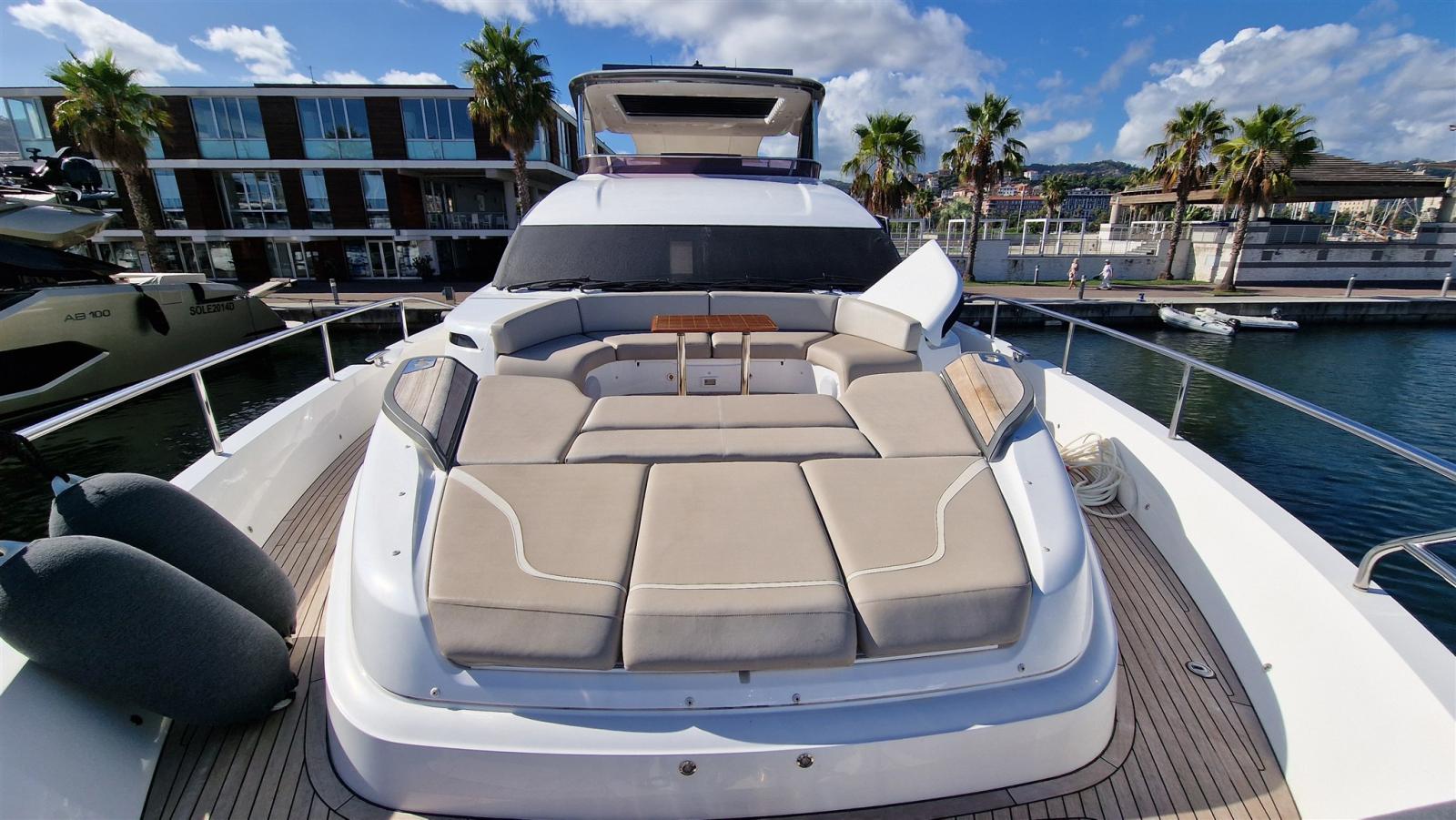 princess yachts Y85