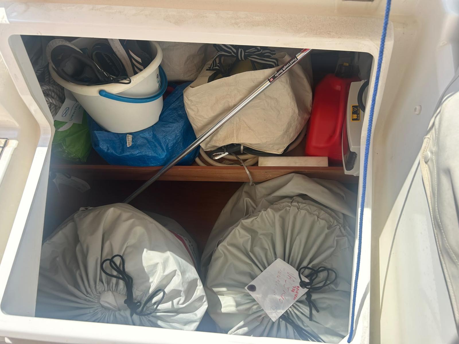 beneteau Oceanis 38