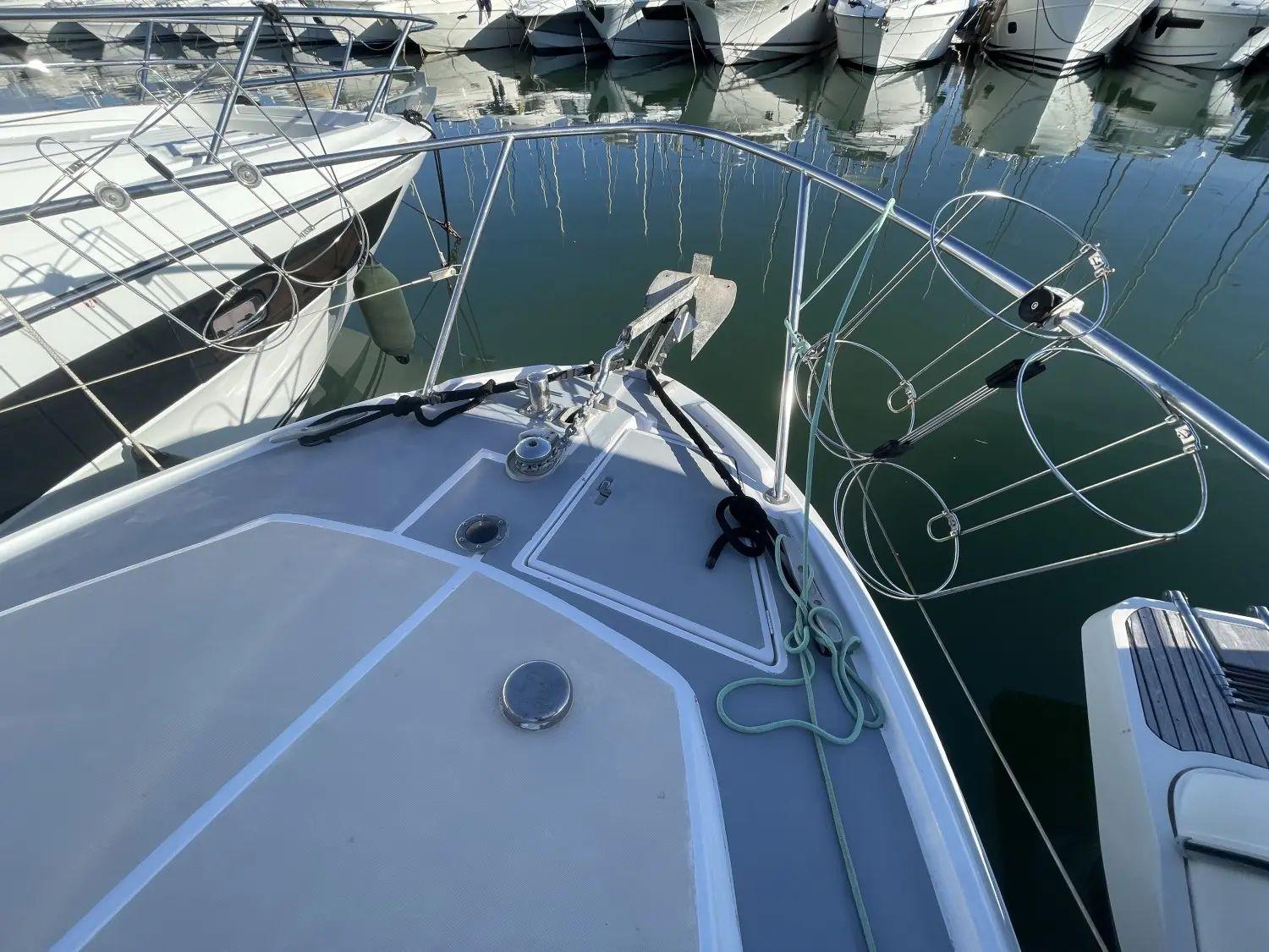 beneteau Antares 800