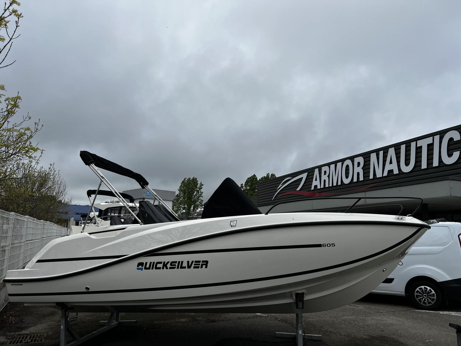 quicksilver Activ 605 open