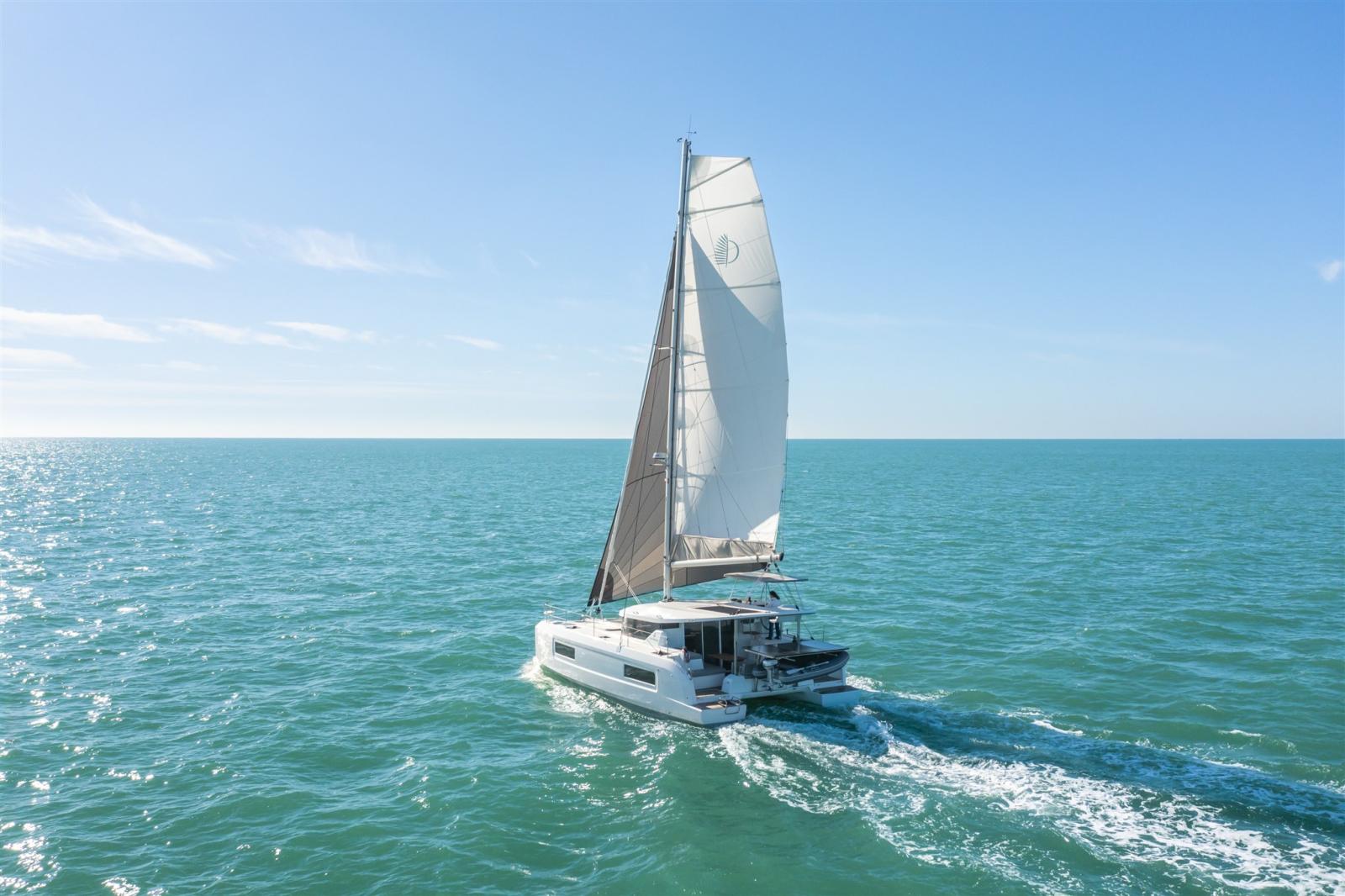 lagoon 38