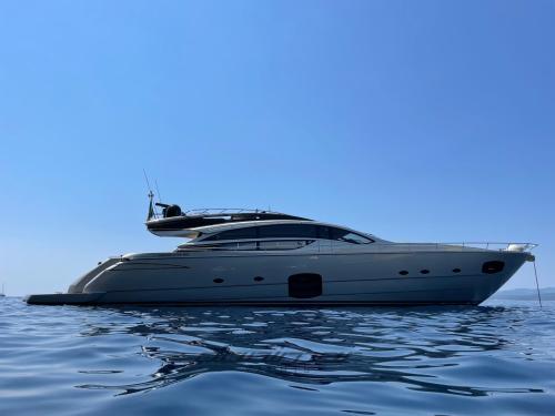 Pershing pershing 82