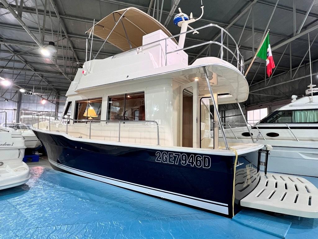 mainship Mainship 34 trawler