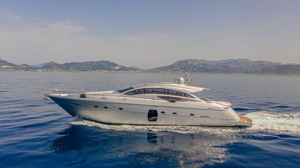 pershing 72
