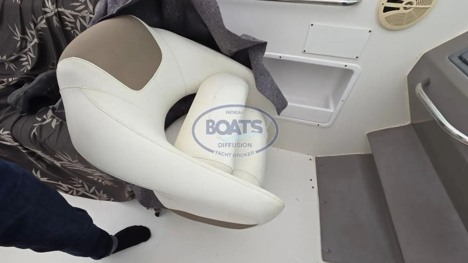 rinker 262 captiva cuddy