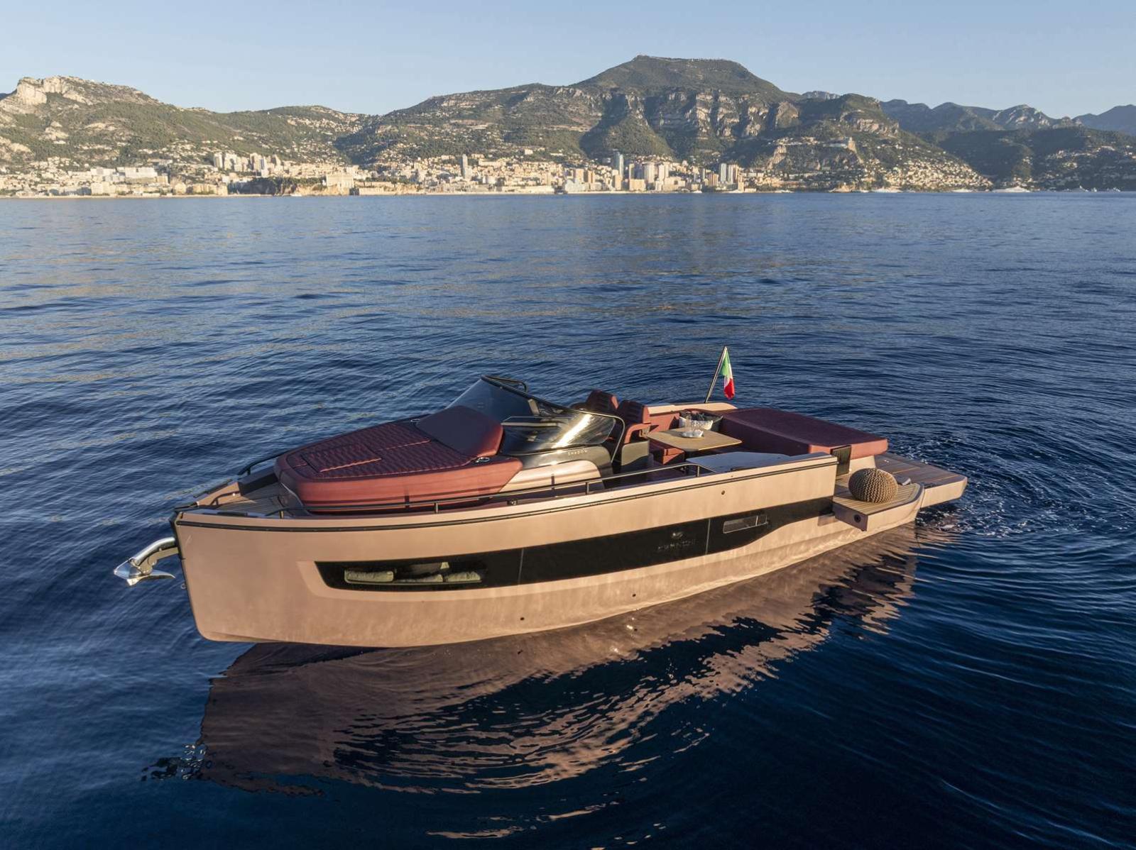 cranchi A32 luxury tender