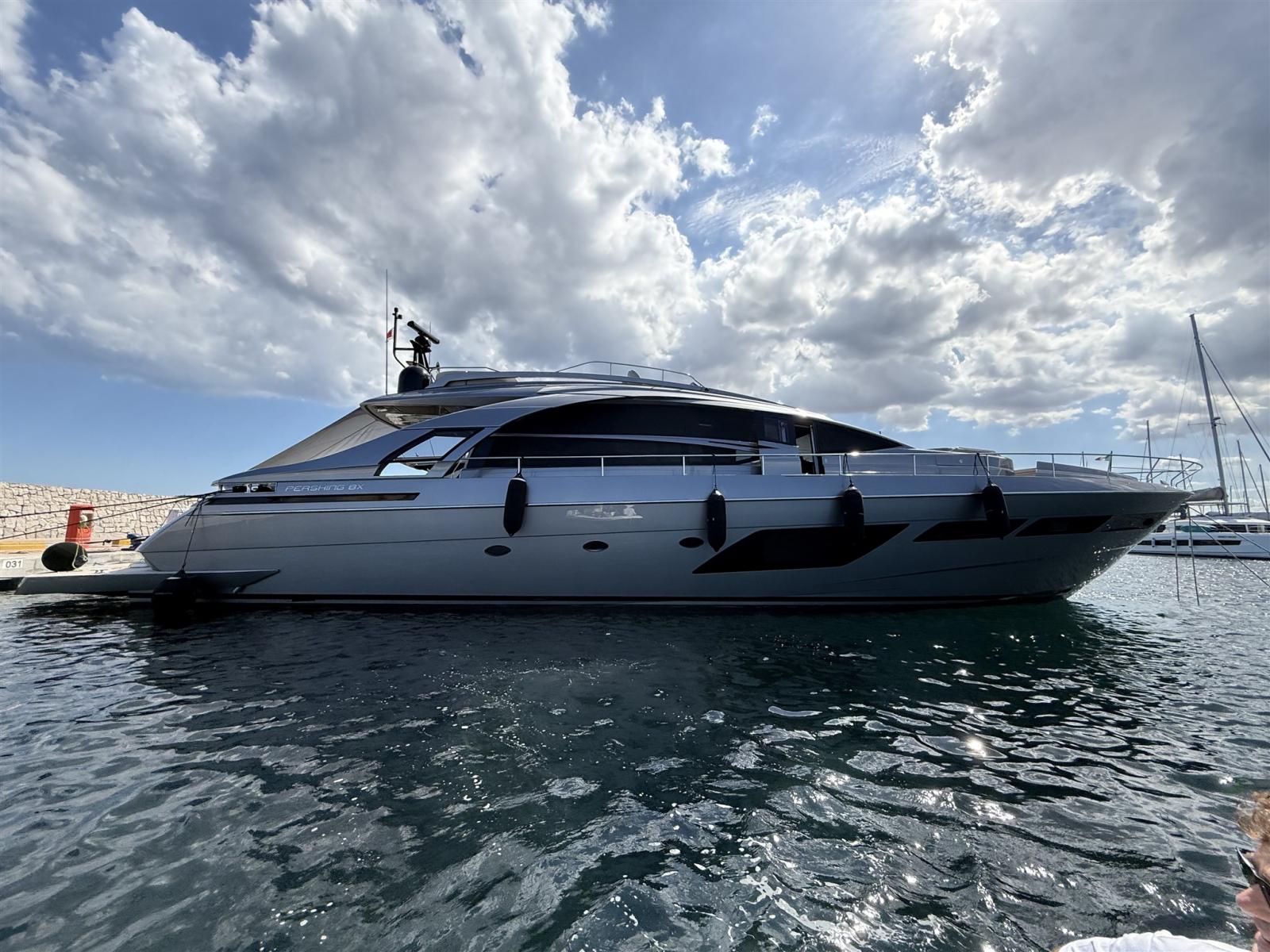 pershing 8x