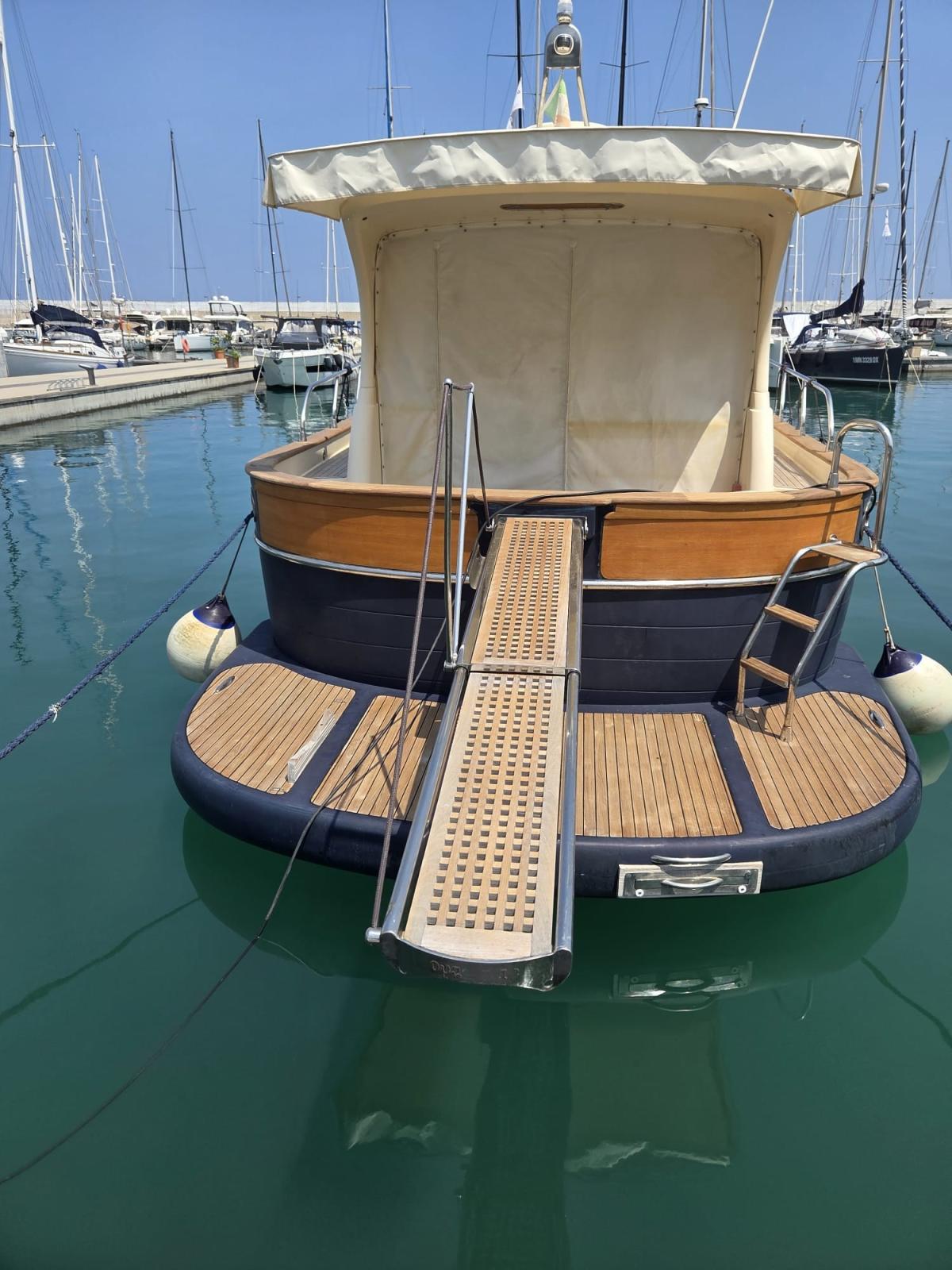 di donna Serapo 42 cabin ht