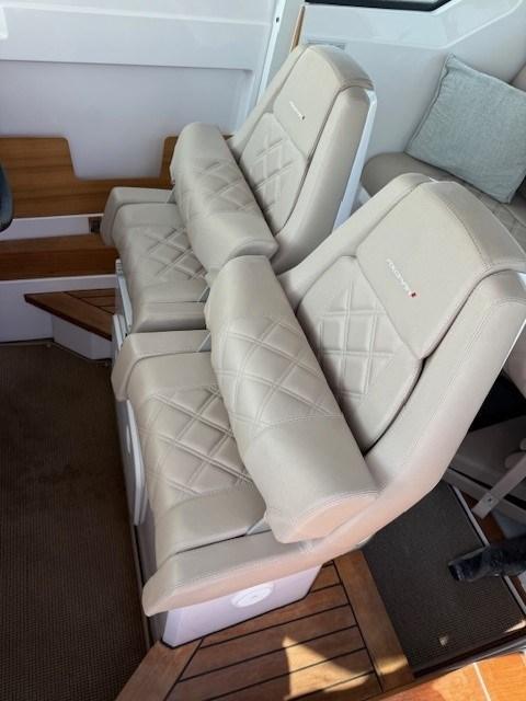 axopar 28 cross cabin