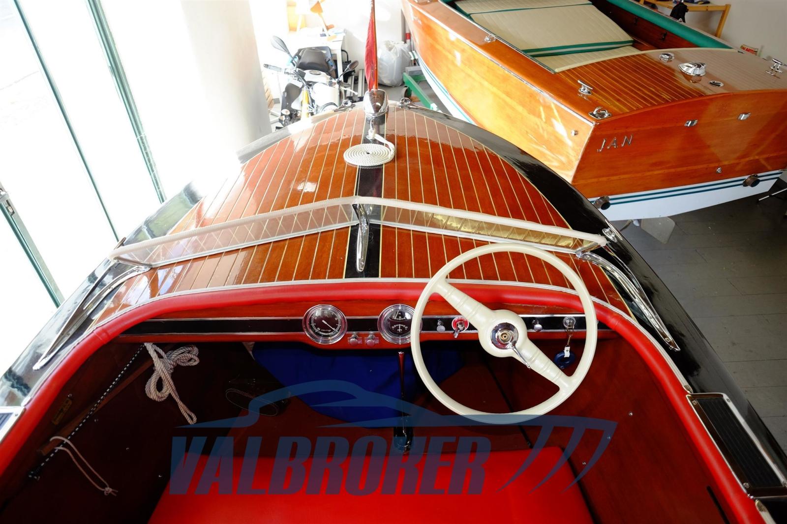 chris craft Wood