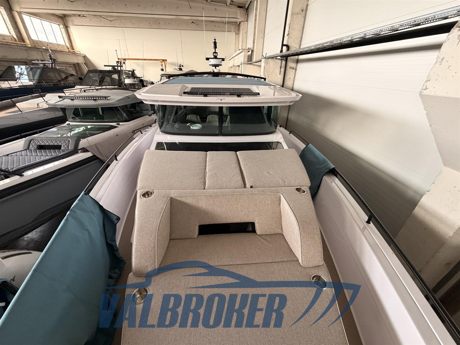 axopar 45 cross cabin