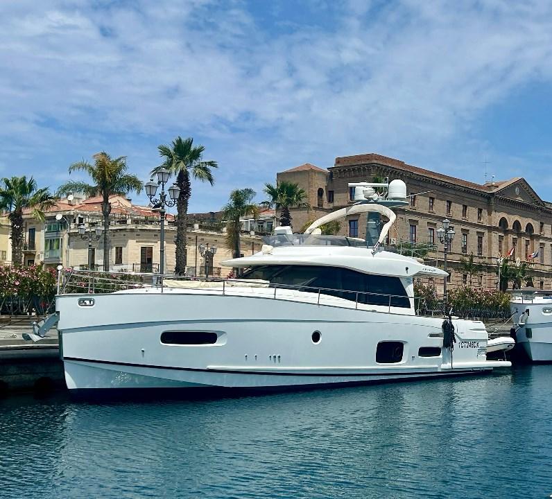 azimut Magellano 53