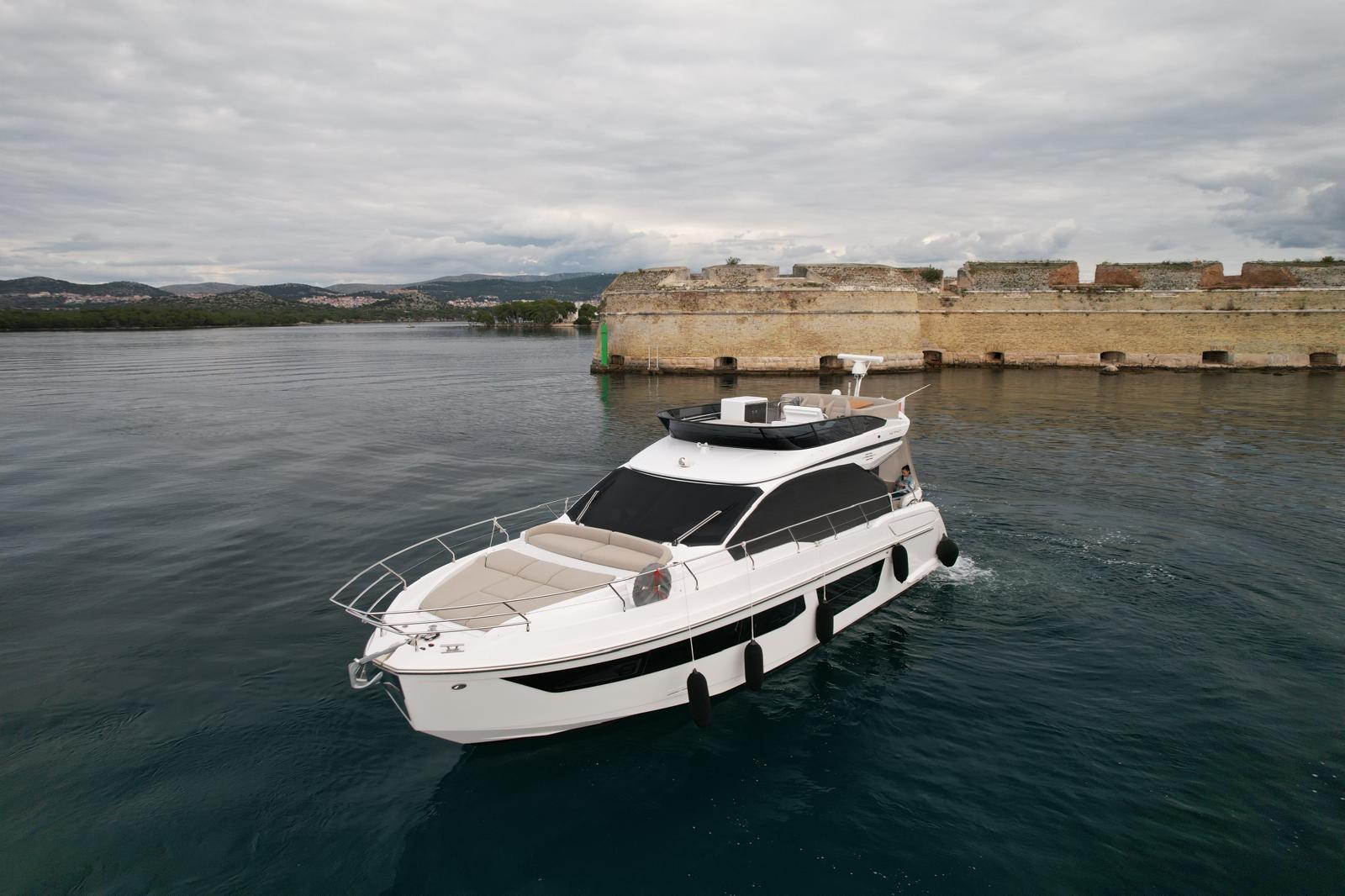 azimut 53 flybridge