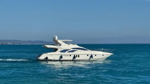 Azimut 62 fly