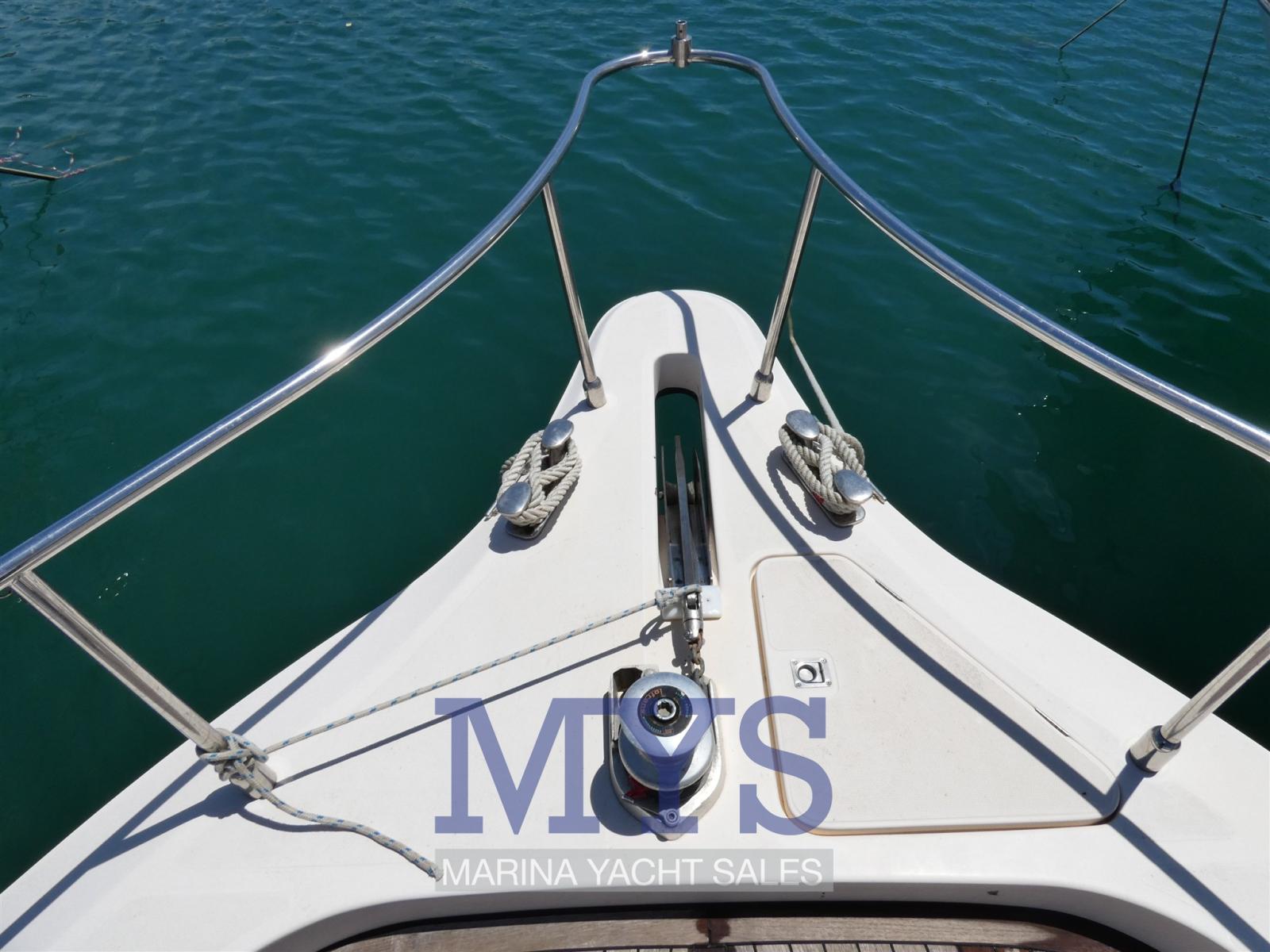cayman yachts 42 fly