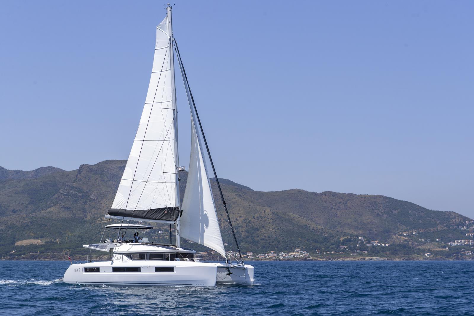 lagoon 51