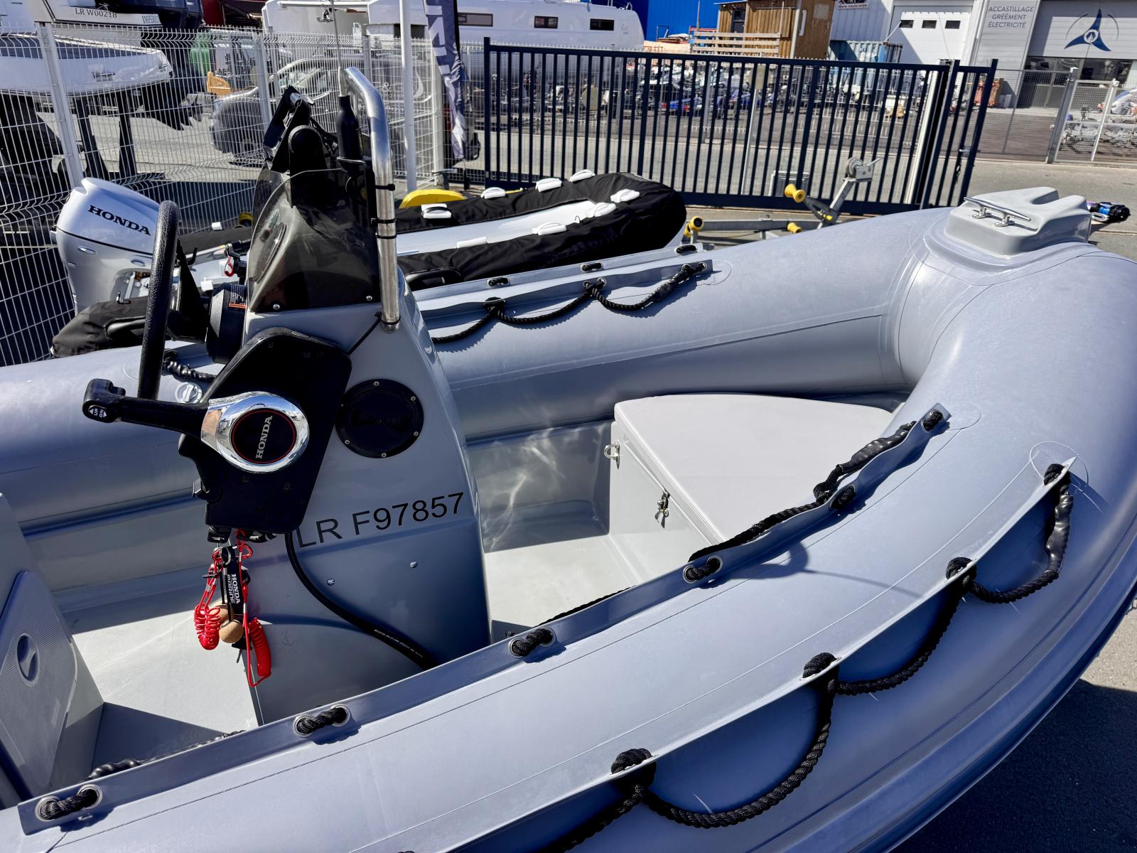 3d tender 3d tender xpro 490 hypalon - honda 50cv - remorque routière