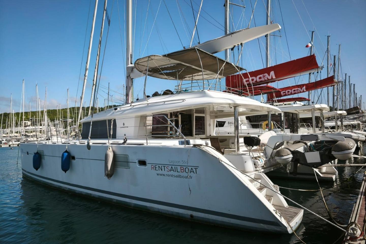 lagoon 560