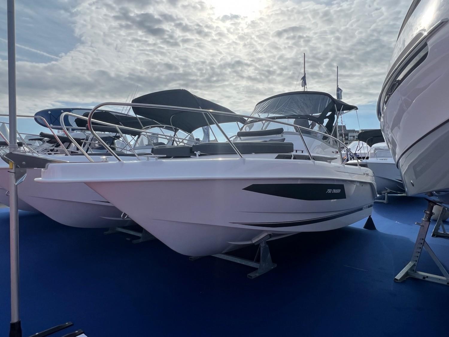 b2 marine Cap ferret 752 cruiser