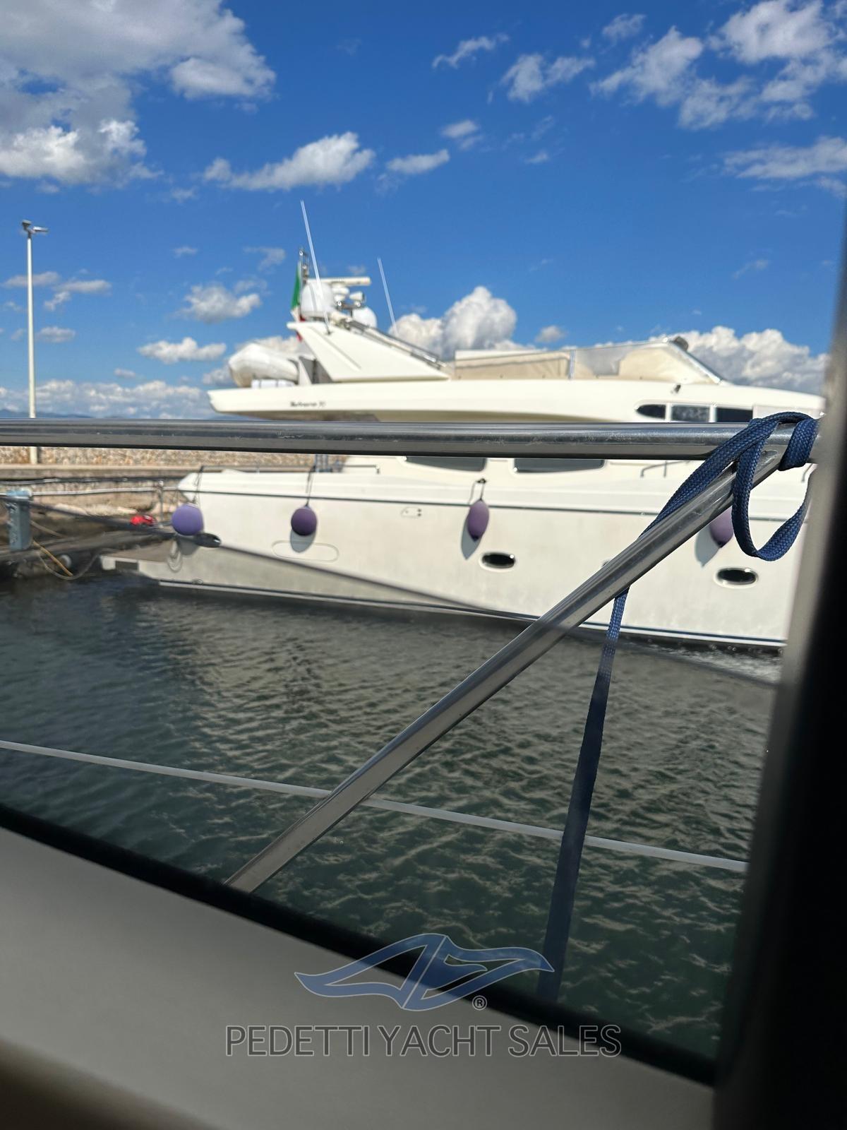 azimut 62