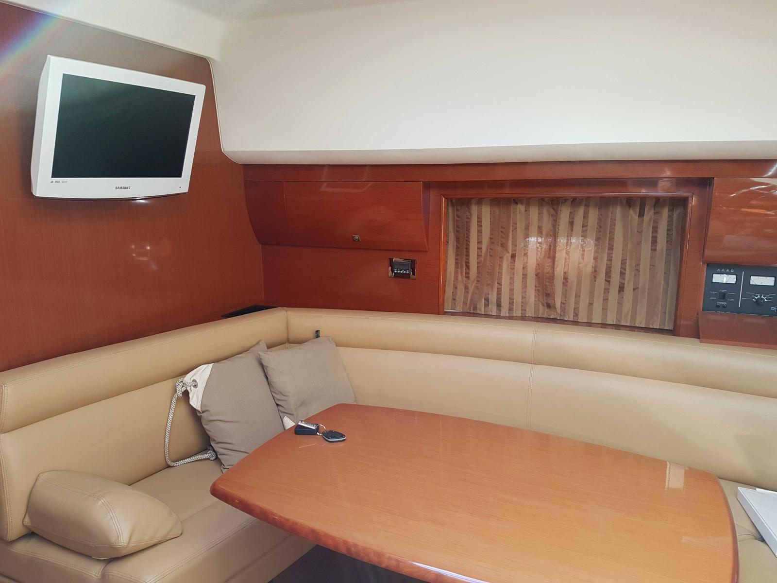 jeanneau Prestige 38s