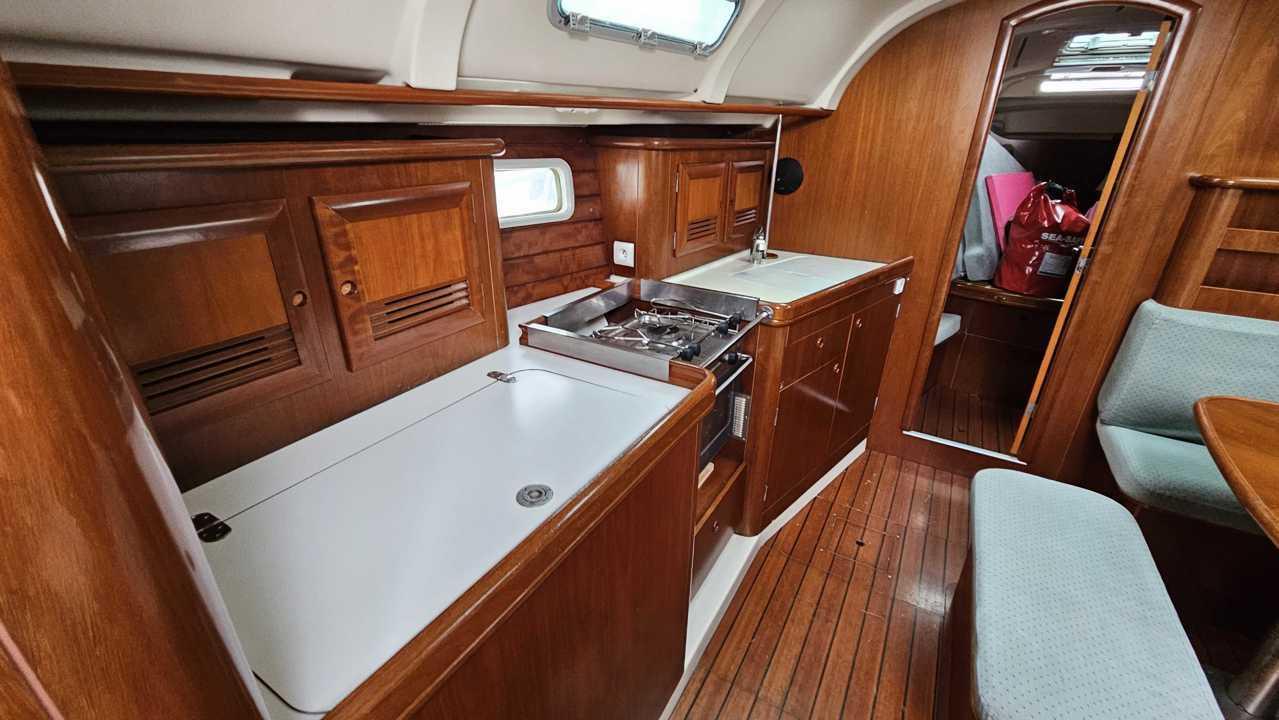 beneteau Oceanis 381