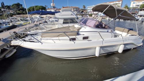 B2 marine cap ferret 752 dc